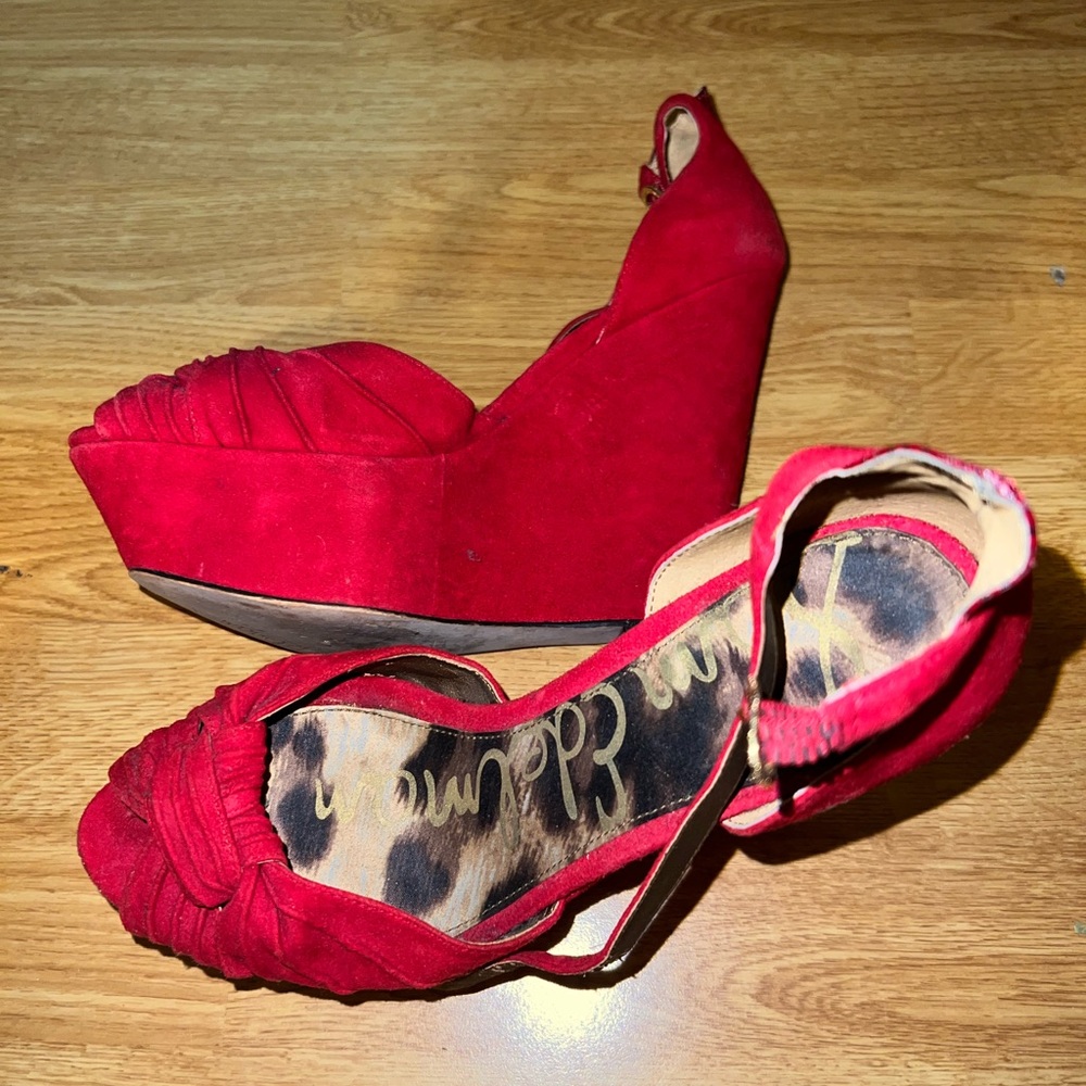 FREE SHIPPING!! Sam Edelman Red Wedges Size 8
